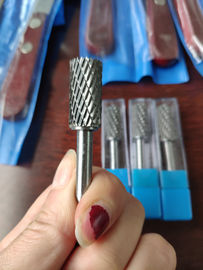 Carburo dentario Burs rotatorio di forma del cilindro degli accessori dell'attrezzatura di laboratorio dell'acciaio di tungsteno